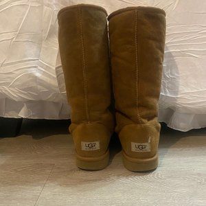 Classic High Ugg Boots - size 10